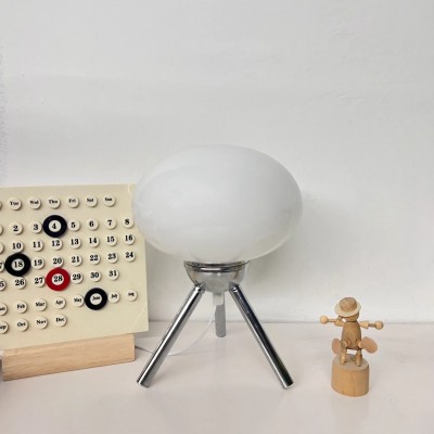 Lampada da tavolo moderna... 2