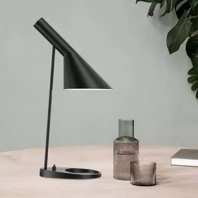 Riktad Asymmetrisk Metall Bordslampa K90