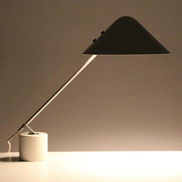 Lampe de table pivotante