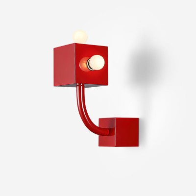 Rode kubus metalen wandlamp...
