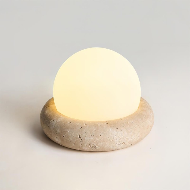 Moderna lampada da tavolo a forma di...