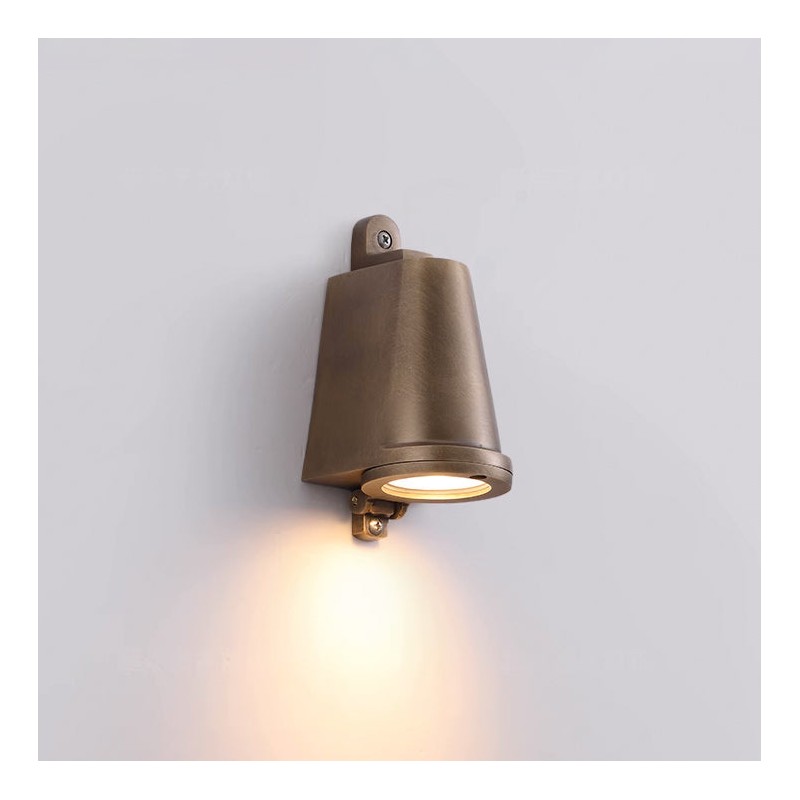 Lampada da parete per esterni rustica...