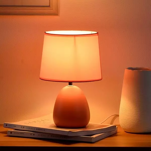 Färgglad keramisk bordslampa