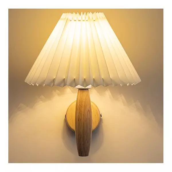 Wandlampe aus Holz