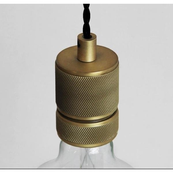 Smyčková minimalistická nástěnná lampa s nástěnnou zásuvkou
