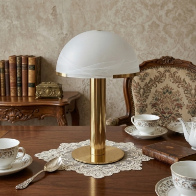 Lampada da tavolo moderna e... 2