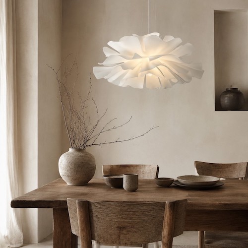 Wabi-Sabi-Esszimmer-Blumenbeleuchtung