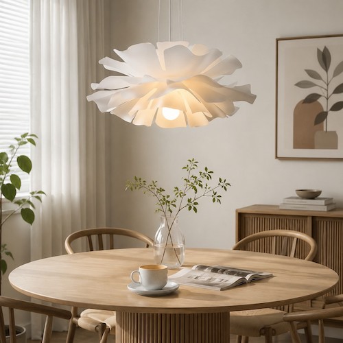 elegant-vit-blommig-pendellampa-matbord