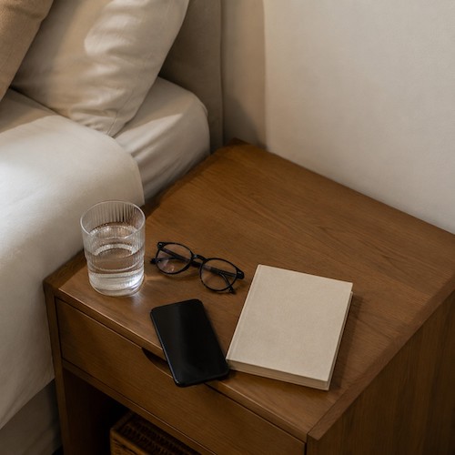 superficie utilizzabile del comodino prima della lampada