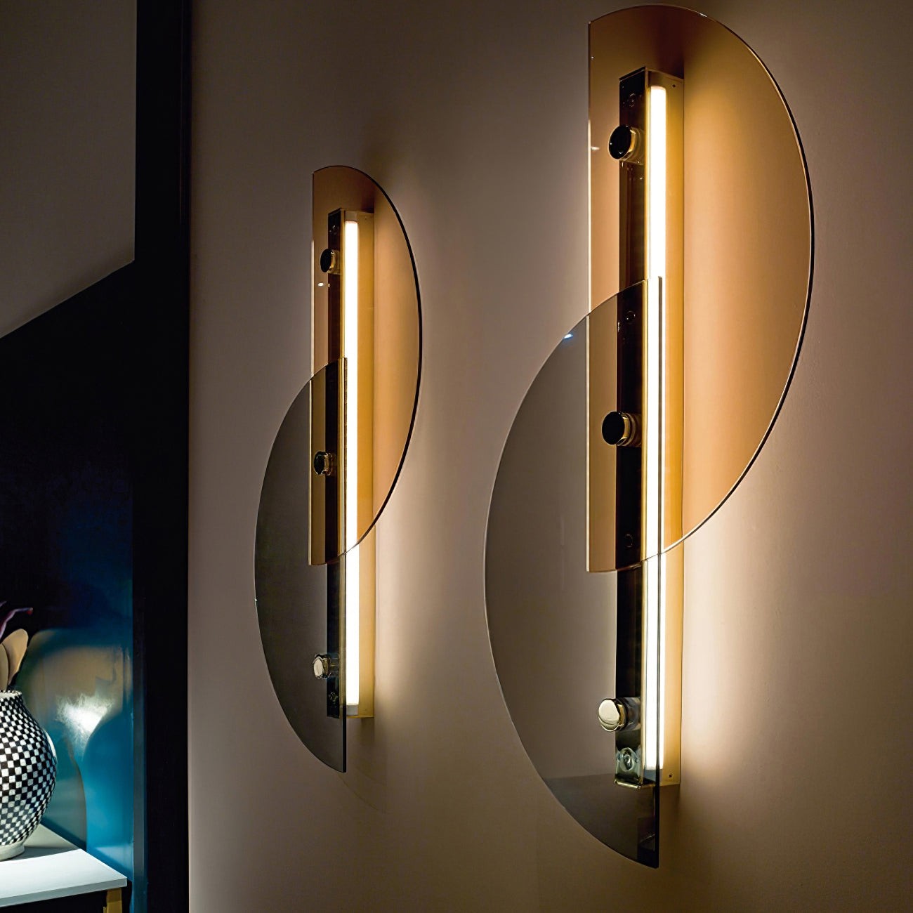 Simple Fan-Shaped Glass Arc Wall Lamp K575
