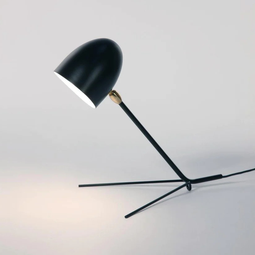Compact Tripod Metal Table Lamp - Modern Nordic Lighting for for Office