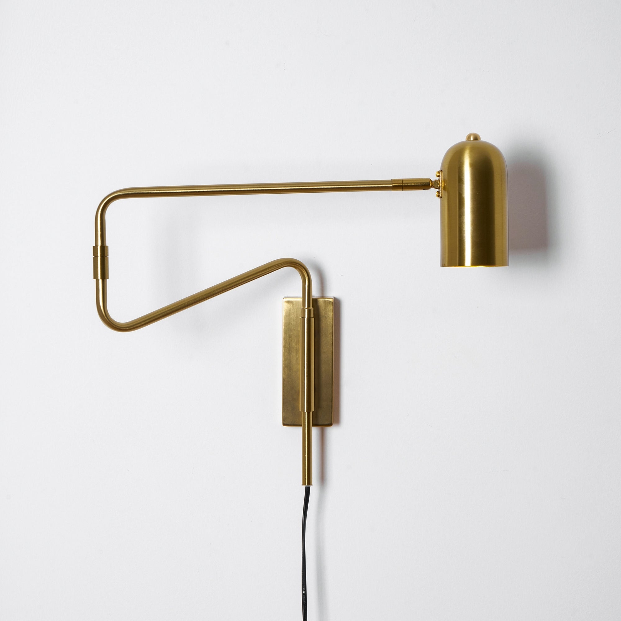Adjustable Arm Plug In Wall Lamp D371