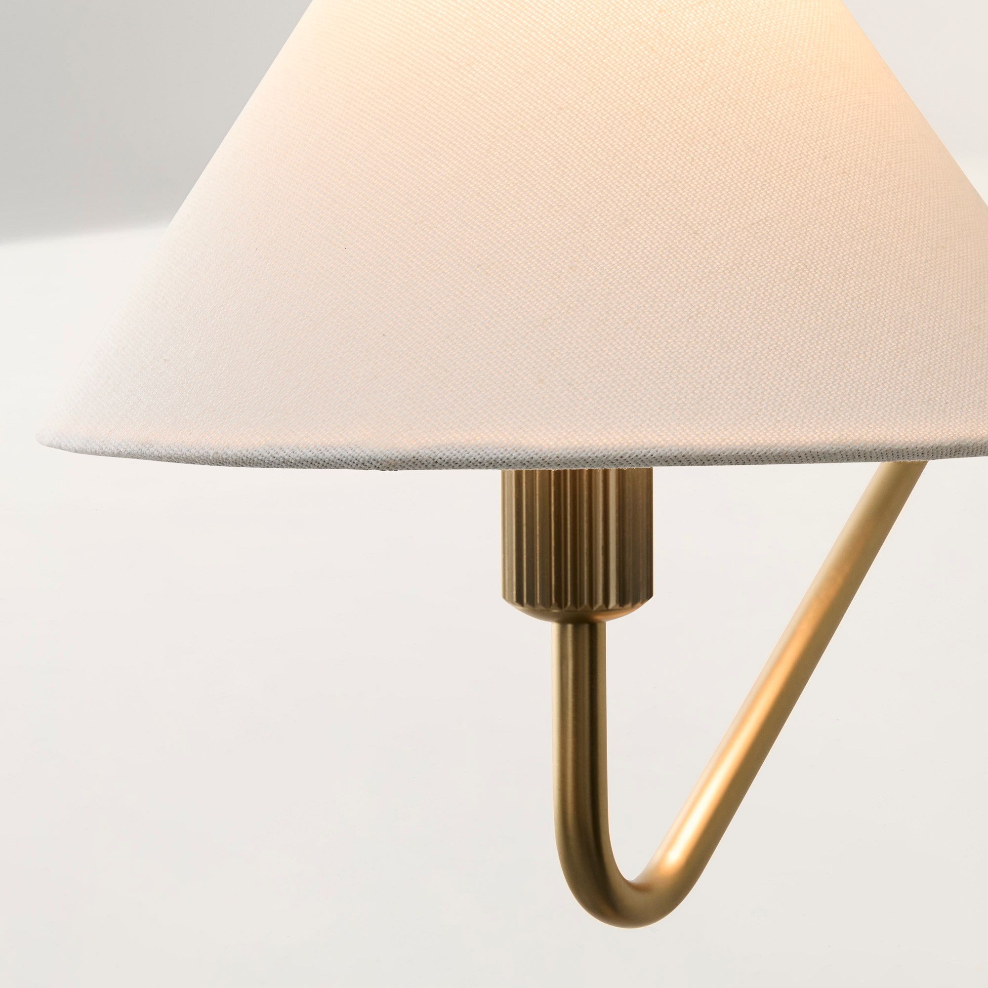 Diora Adjustable Arm Wall Sconce – Elegant Design with Fabric Shade for Ambient Spaces K1252
