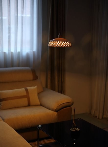 Openwork ceramic lamp