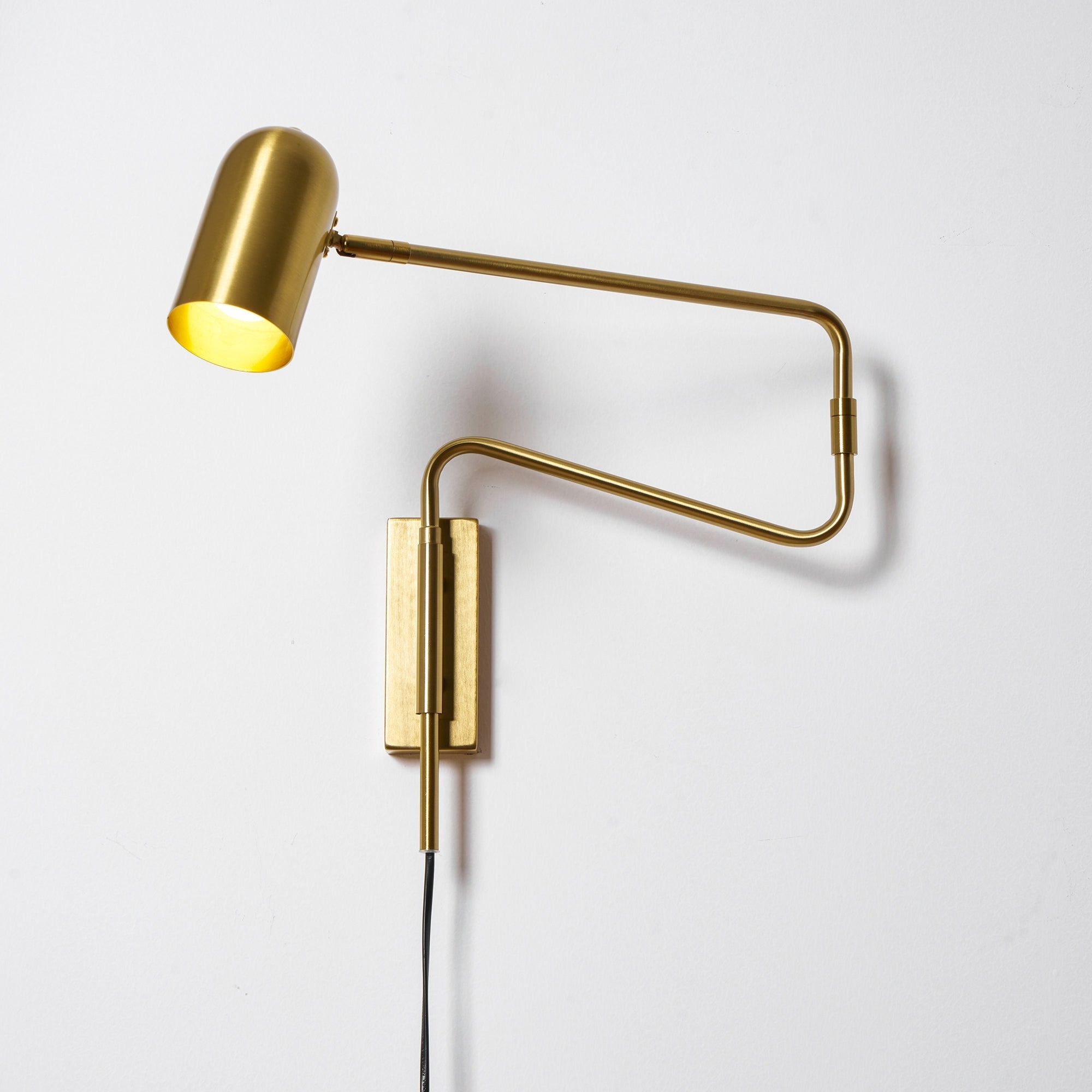 Adjustable Arm Plug In Wall Lamp D371