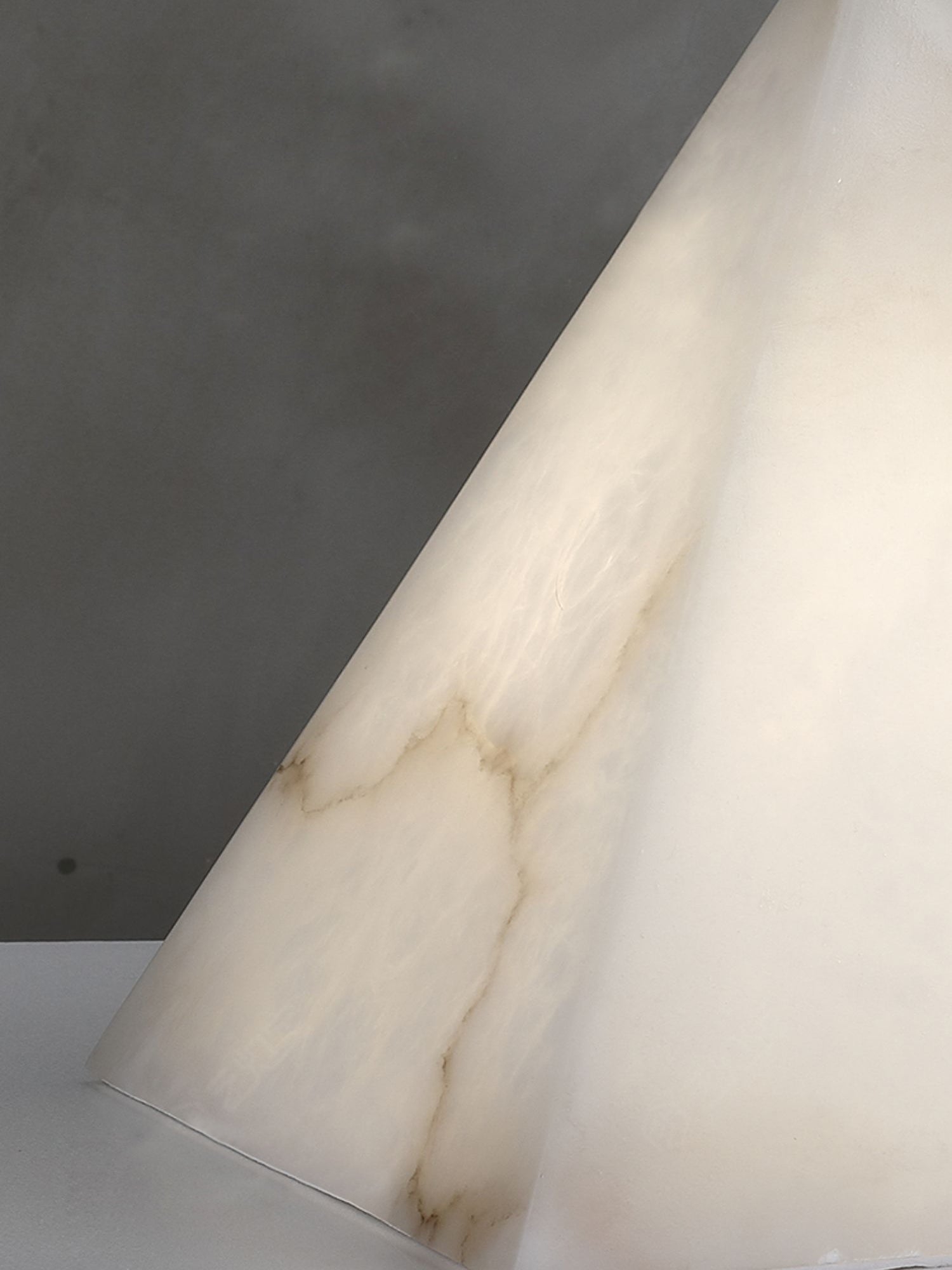 Alabaster Pyramid Table Lamp D428