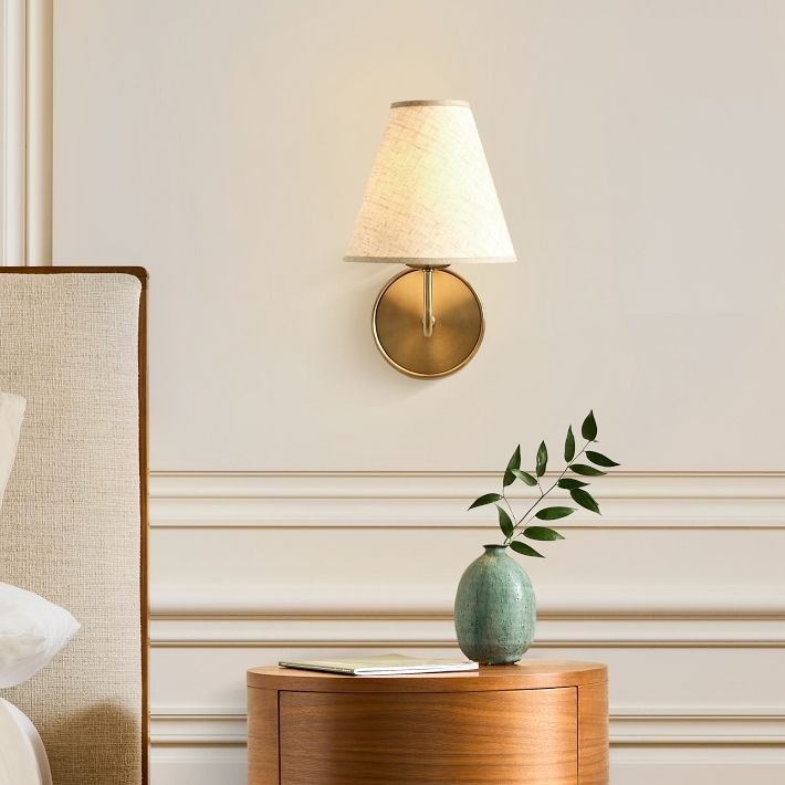 Fibura Elegant Linen Shade Wall Lamp - Contemporary Lighting for Hallway and Bedroom K1408