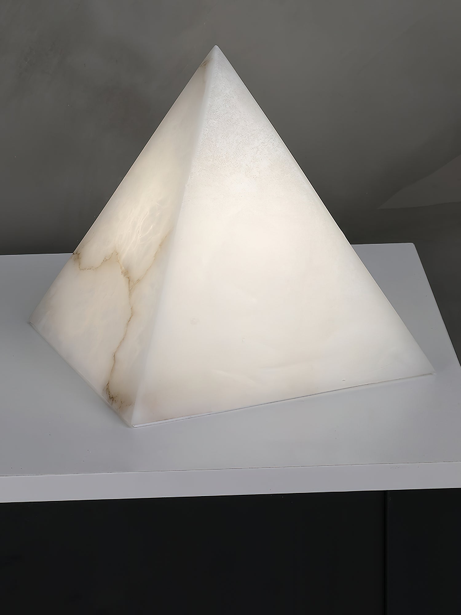 Alabaster Pyramid Table Lamp D428