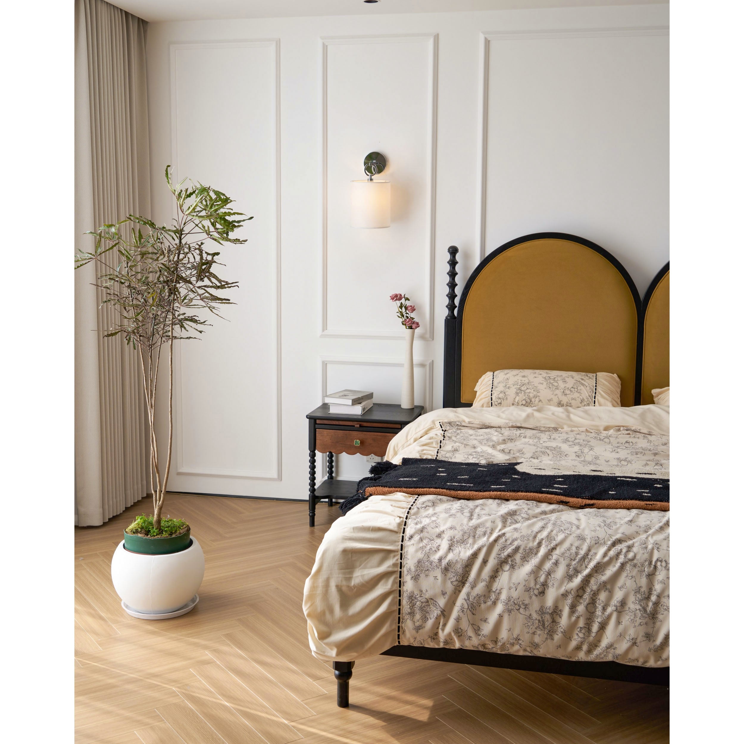 Full Circle Sconce D616