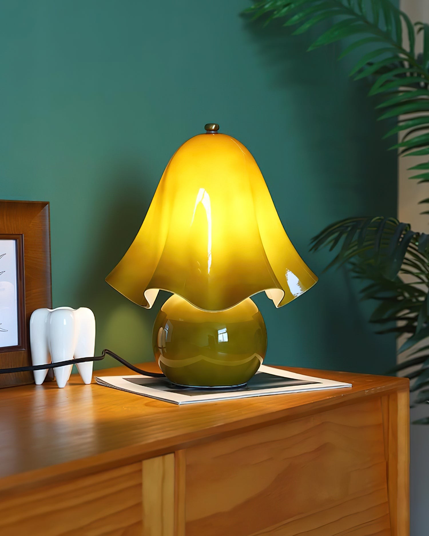Bellina Bell Flower Table Lamp – Sculptural Glass Vera Style For Side Table Lamp K1135