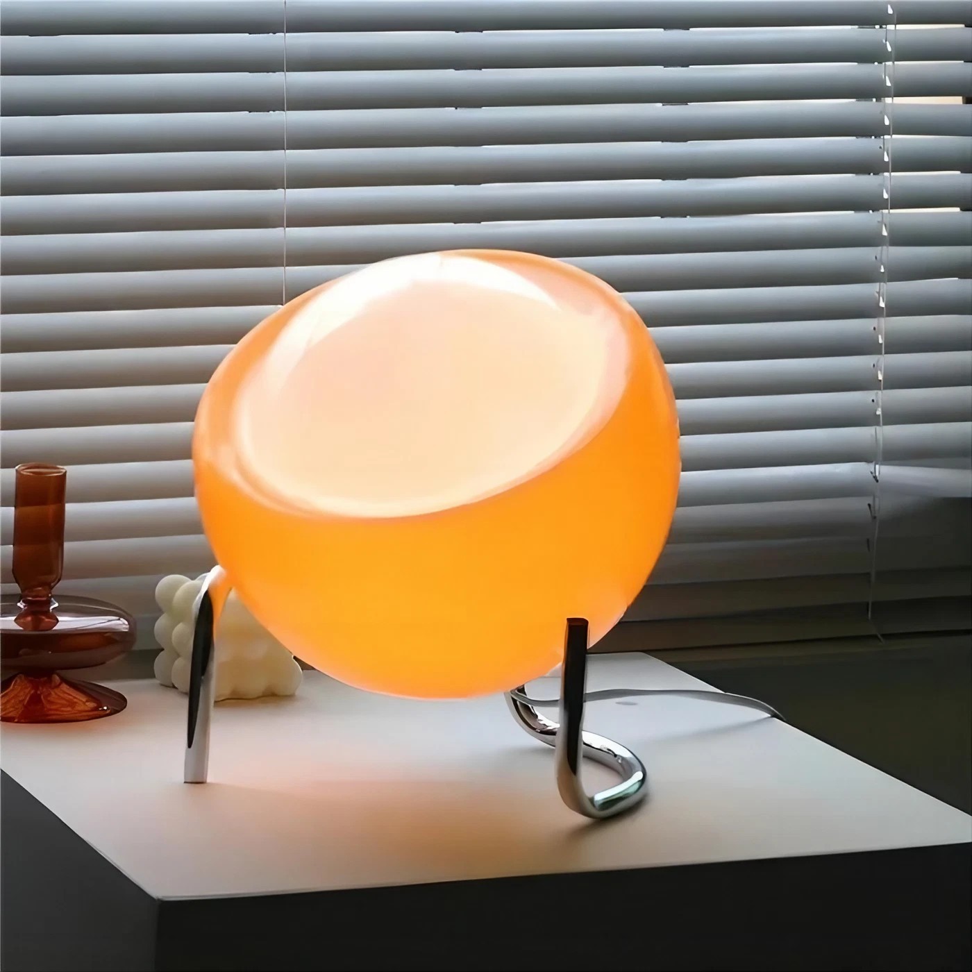 Bauhaus Egg Design Decorative Table Lamp K81
