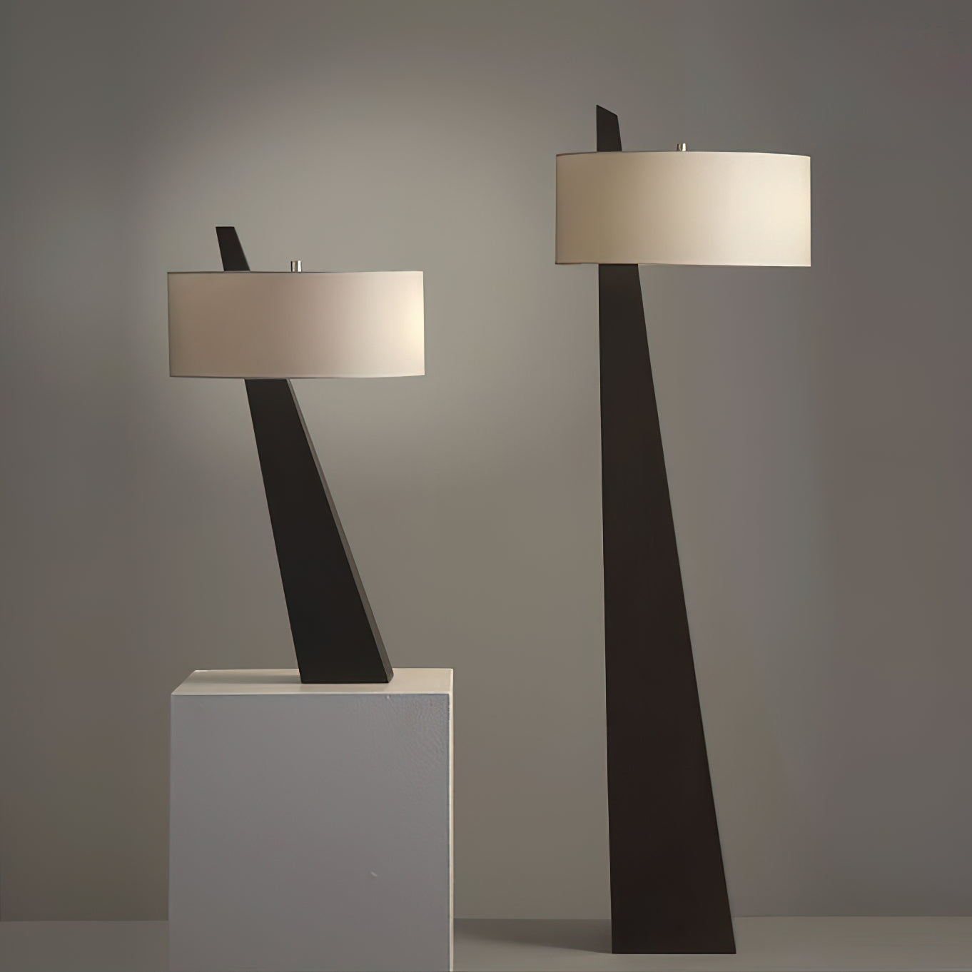 Jett Obelisk Table Lamp D461