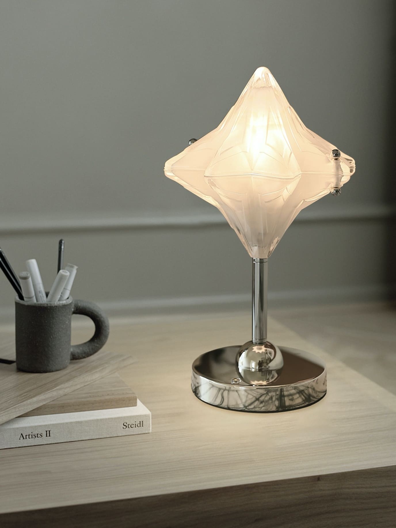 Art Deco Star Table Lamp - Frosted Glass Light for Modern Bedrooms - Astris Lyra K1584