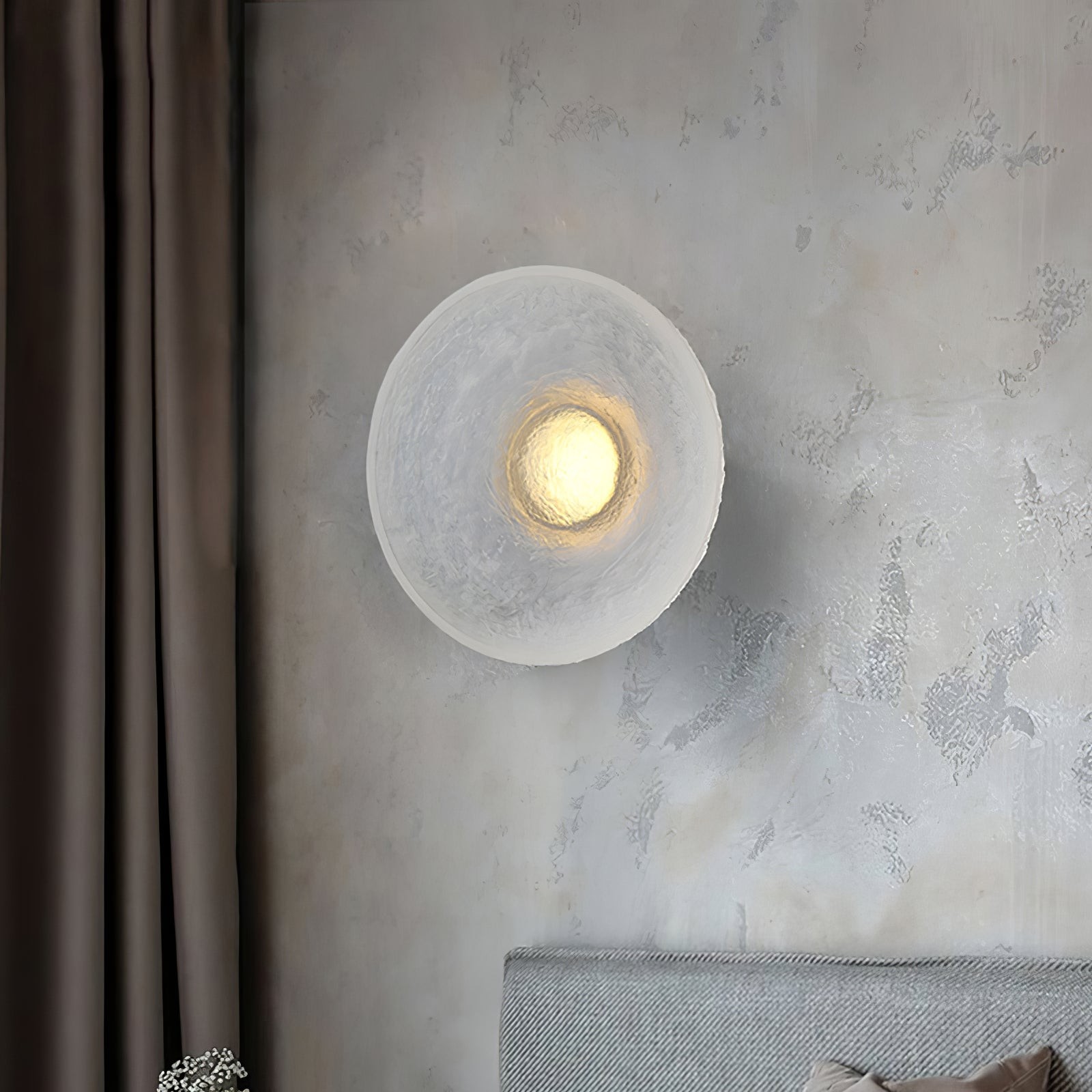 Eclipse Resin Wall Lamp K1013