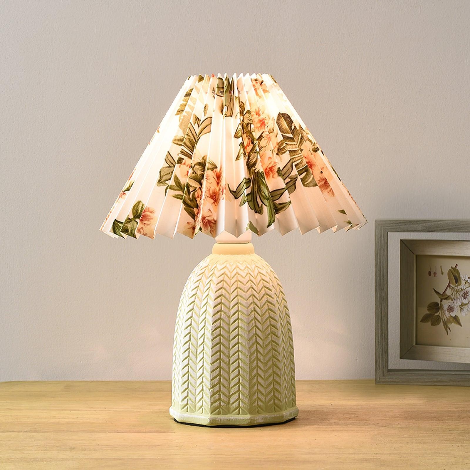 Vintage Pleated Table Lamp K756