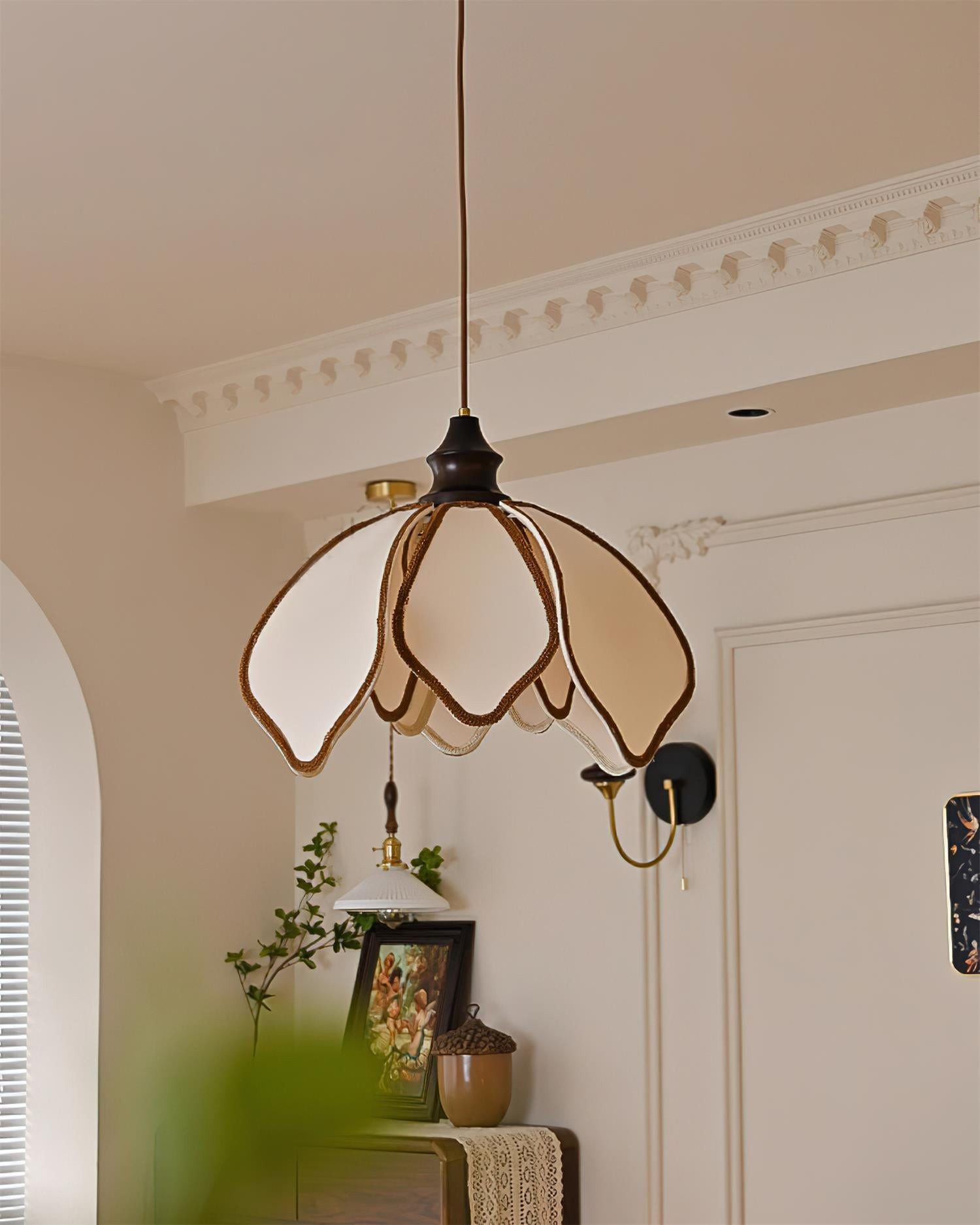 Vintage Cream Petal Pendant Lamp K577