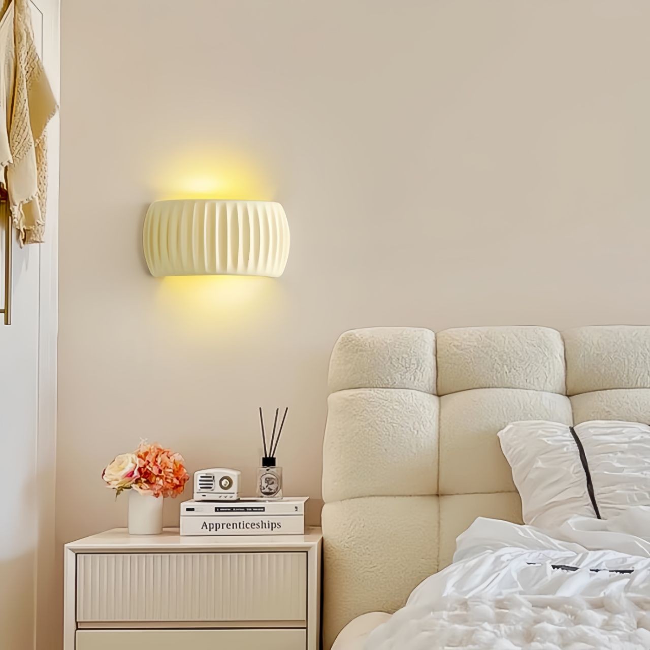 Nordic Minimalist Resin Ribbed Wall Sconce K136