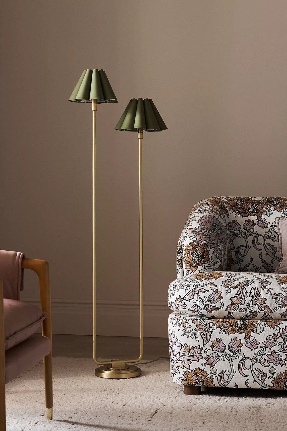 Capirise Gold Scalloped Shade Floor Lamp - Contemporary Metal Lighting for Bedroom K1180