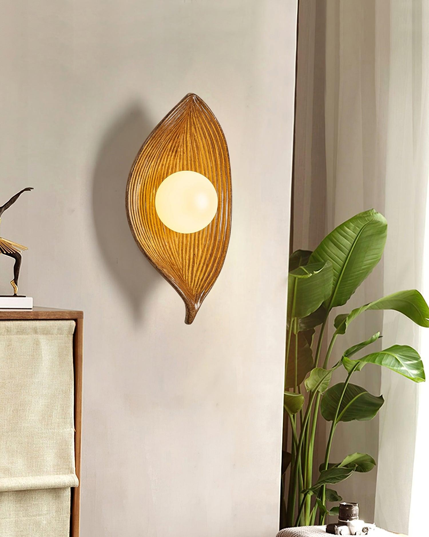 Contemporary Nordic Leaf Resin Wall Light K448
