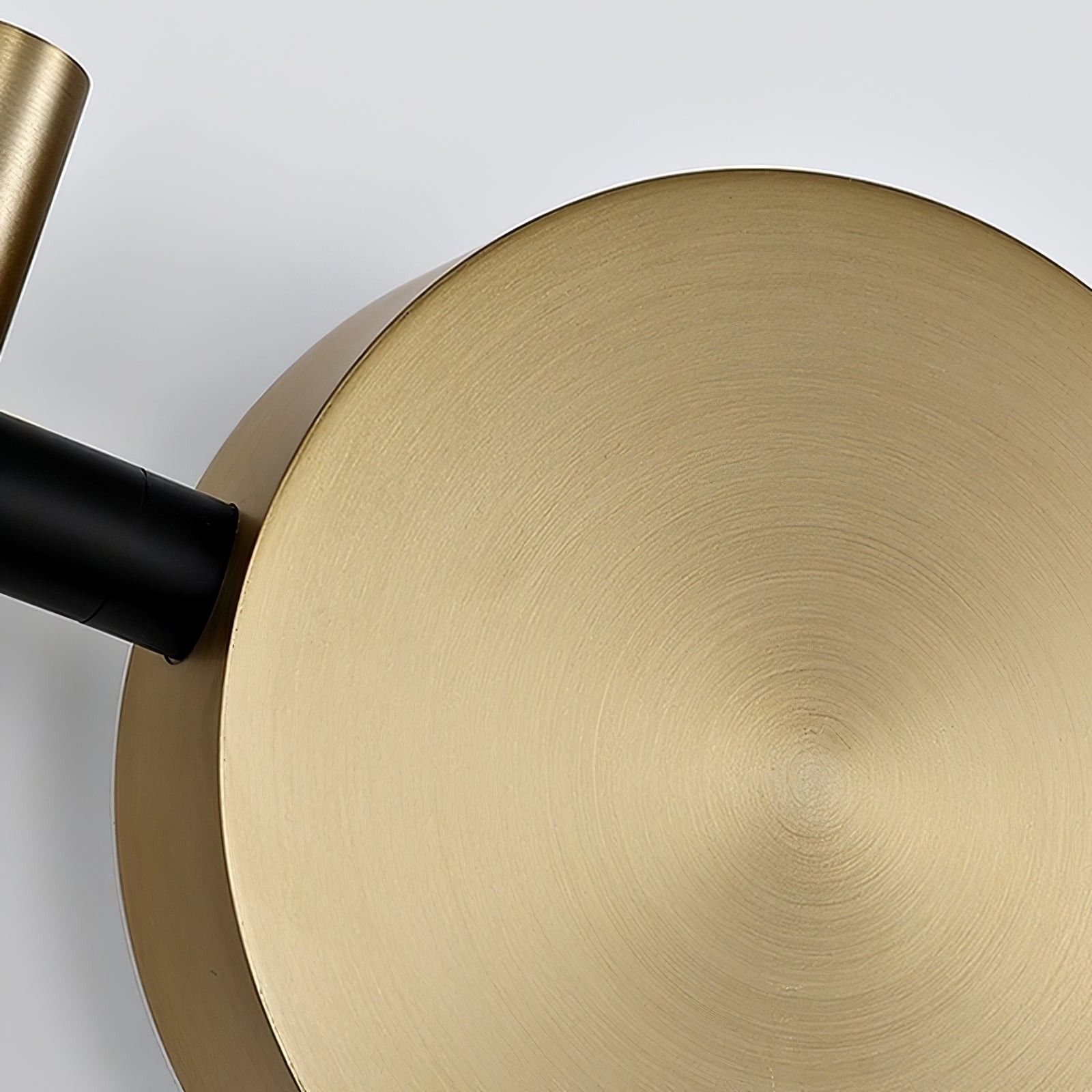 Italian Simple Round Metal Wall Lamp K364