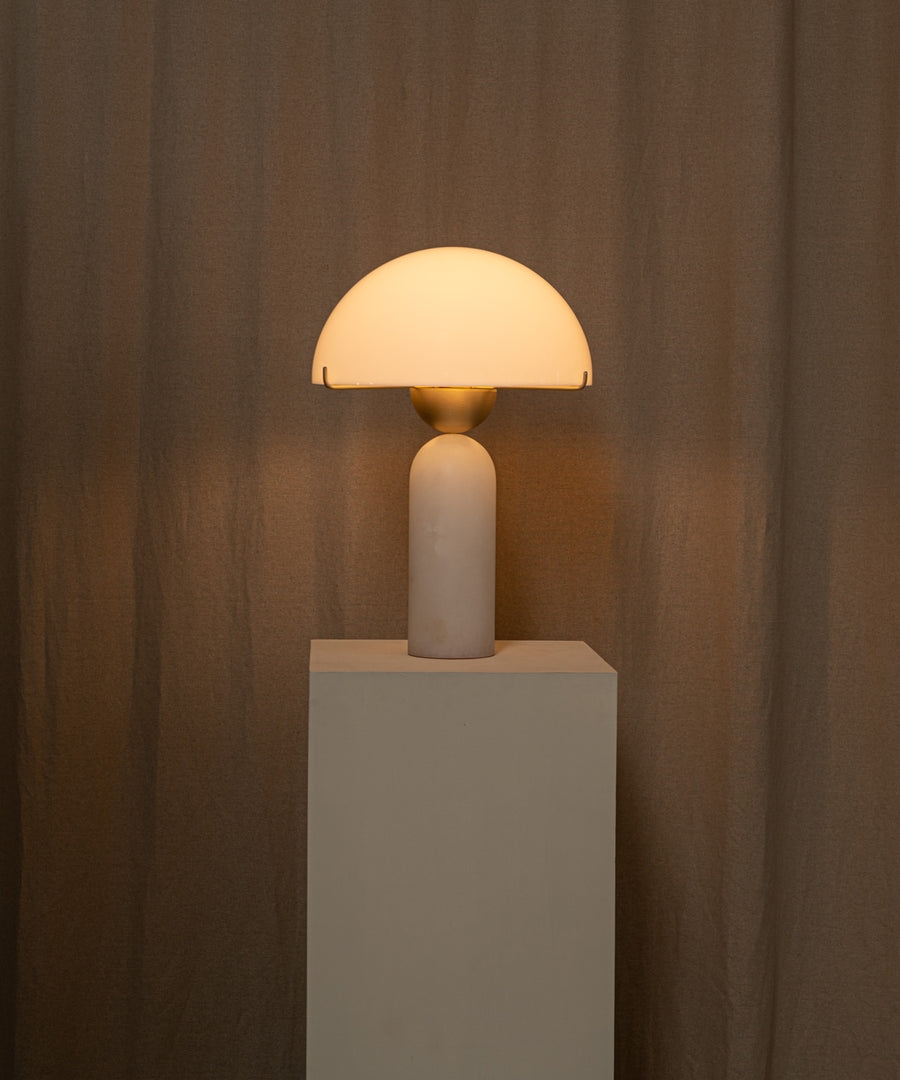 Peono Alabaster Table Lamp D440