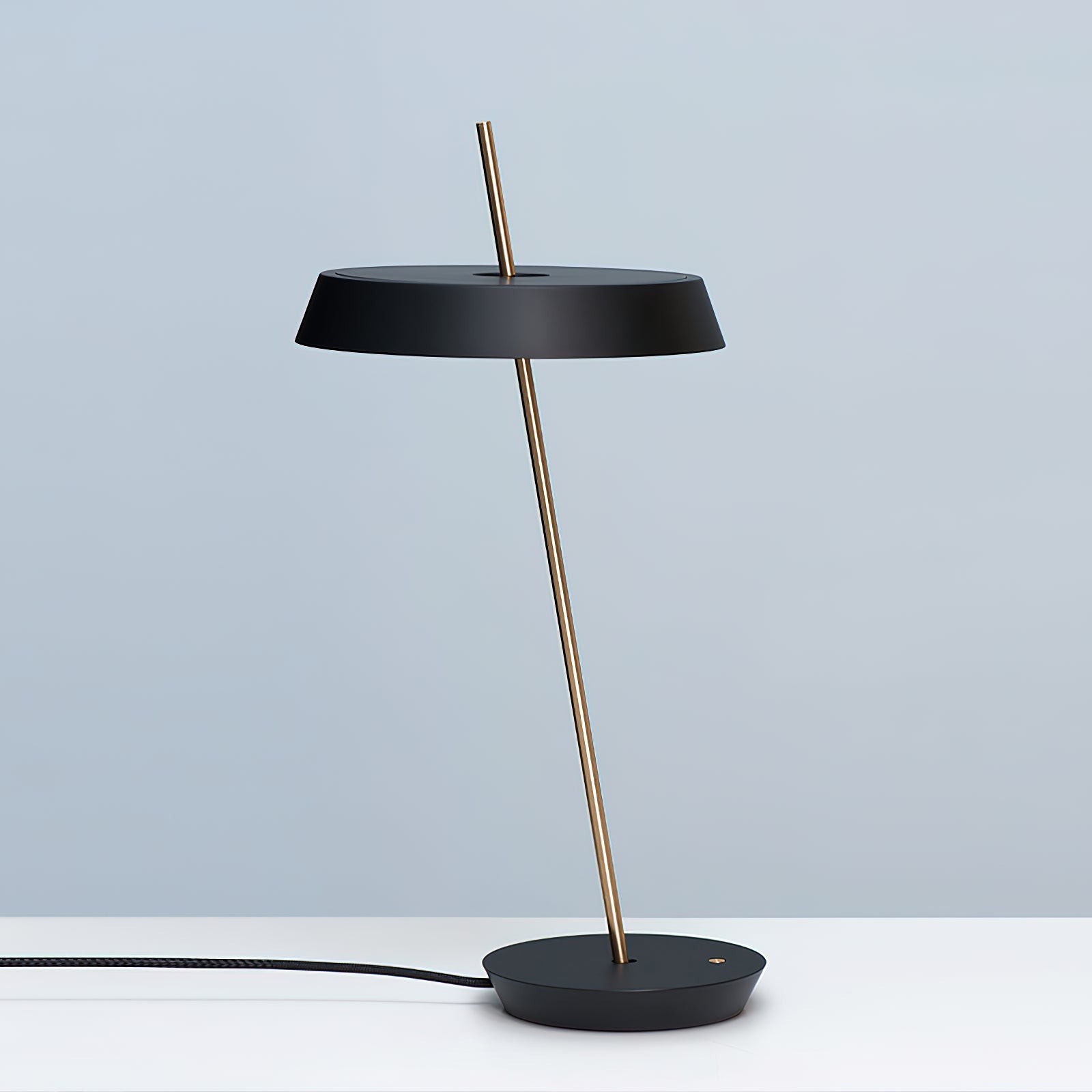 Modern Art Decor Table Lamp For Living Room K604