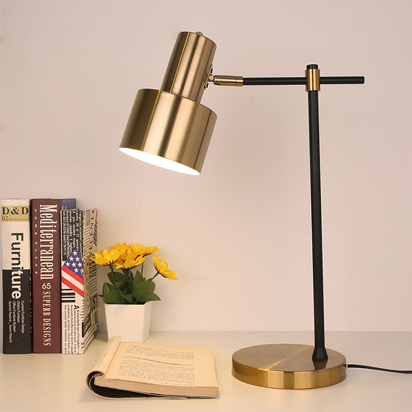 Metal Minimalist Art Deco Table Lamp K450