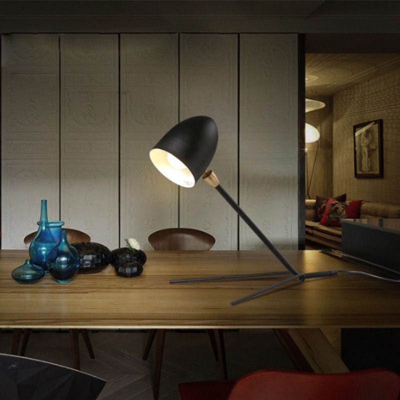 Compact Tripod Metal Table Lamp - Modern Nordic Lighting for for Office