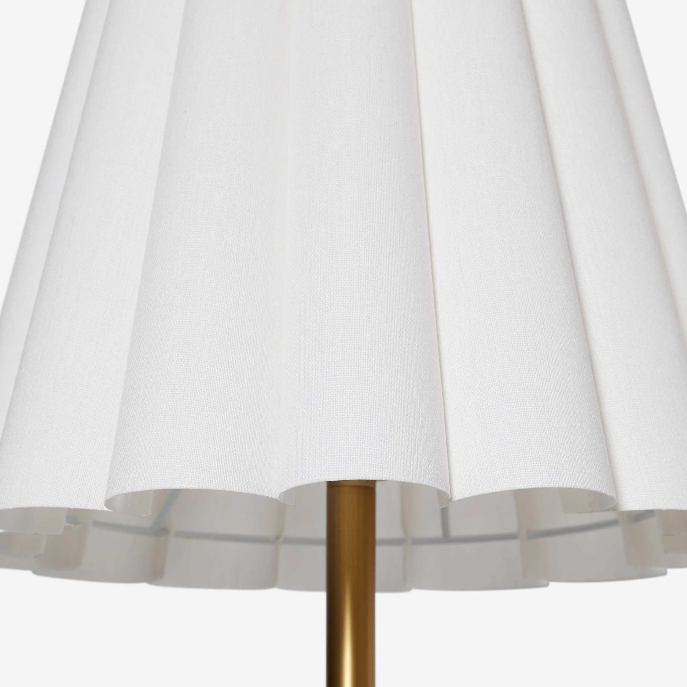 Ruffmeto Transitional Slim Table Lamp - Sculptural Shade Lighting for Living Room or Bedroom K1617