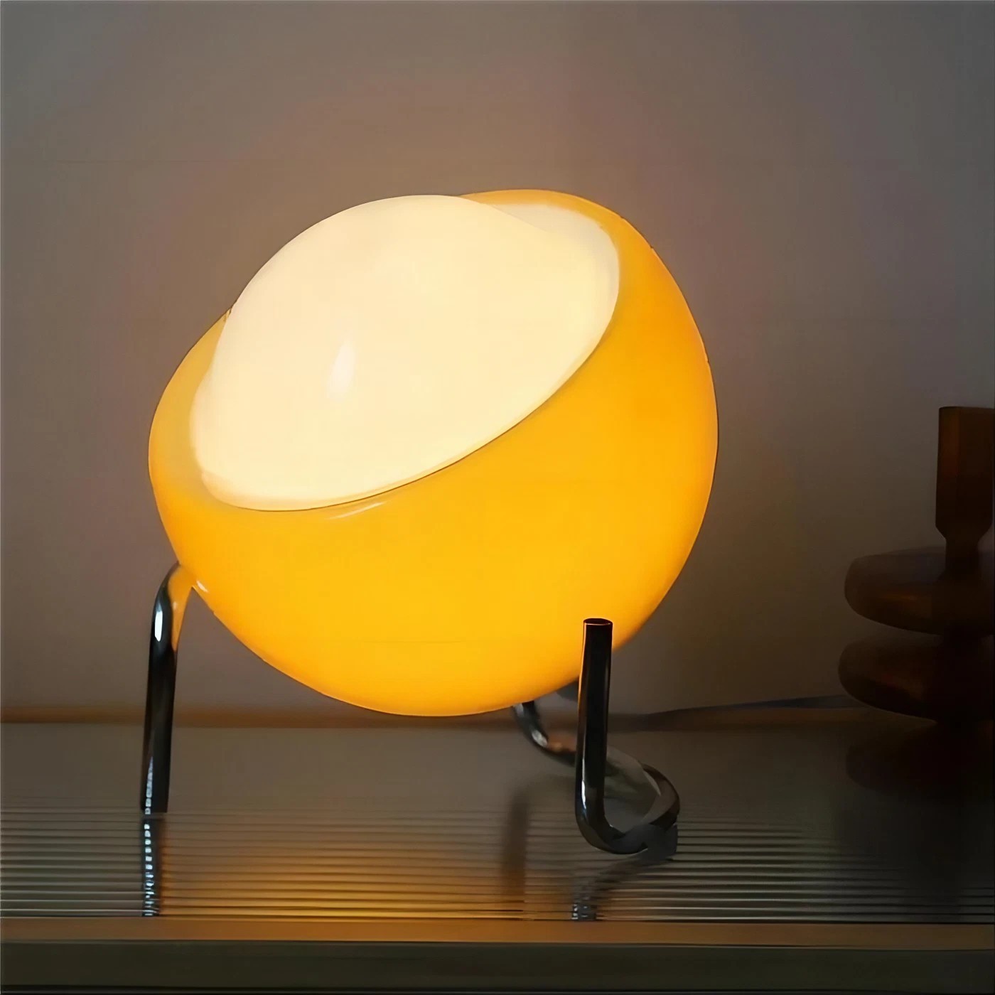 Bauhaus Egg Design Decorative Table Lamp K81