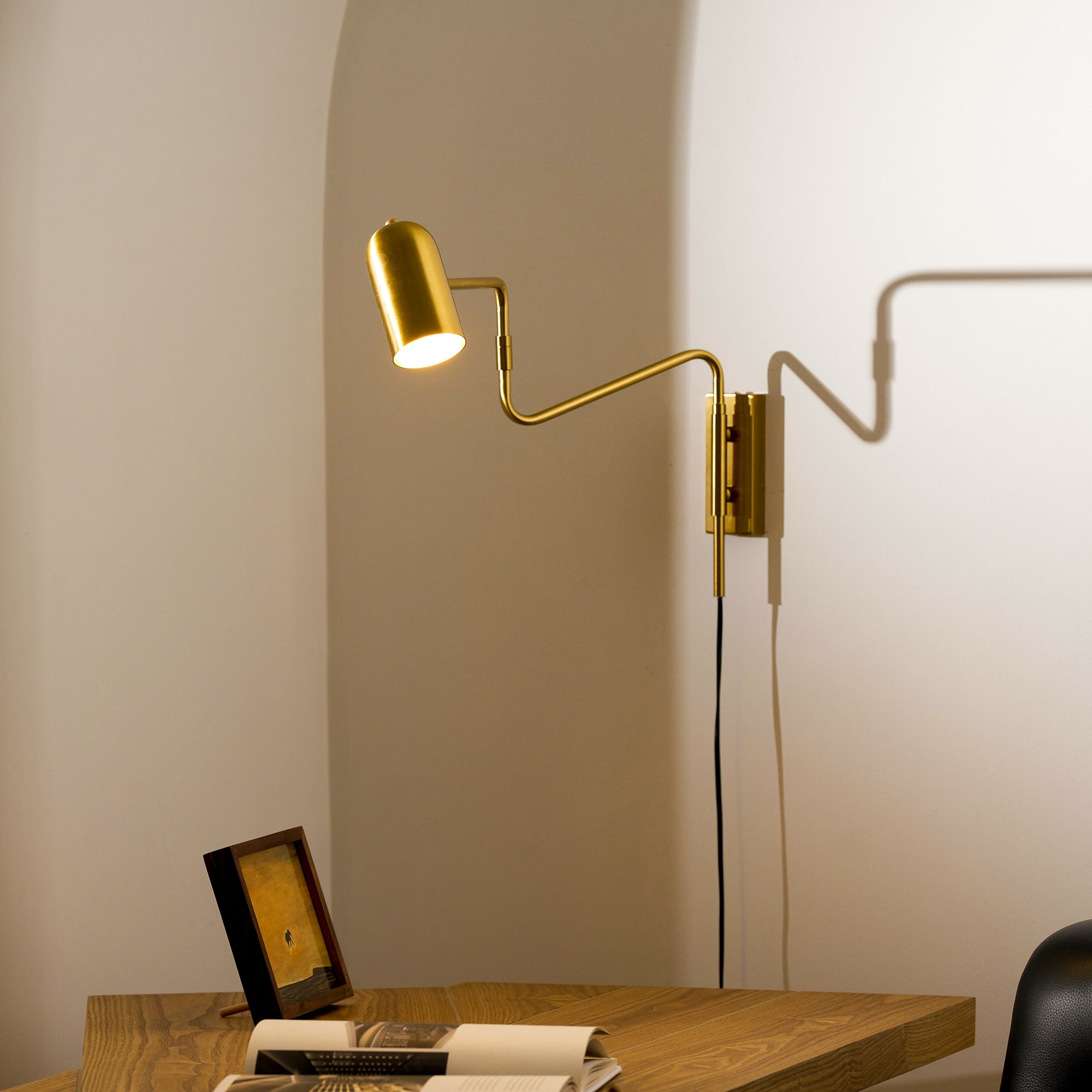 Adjustable Arm Plug In Wall Lamp D371