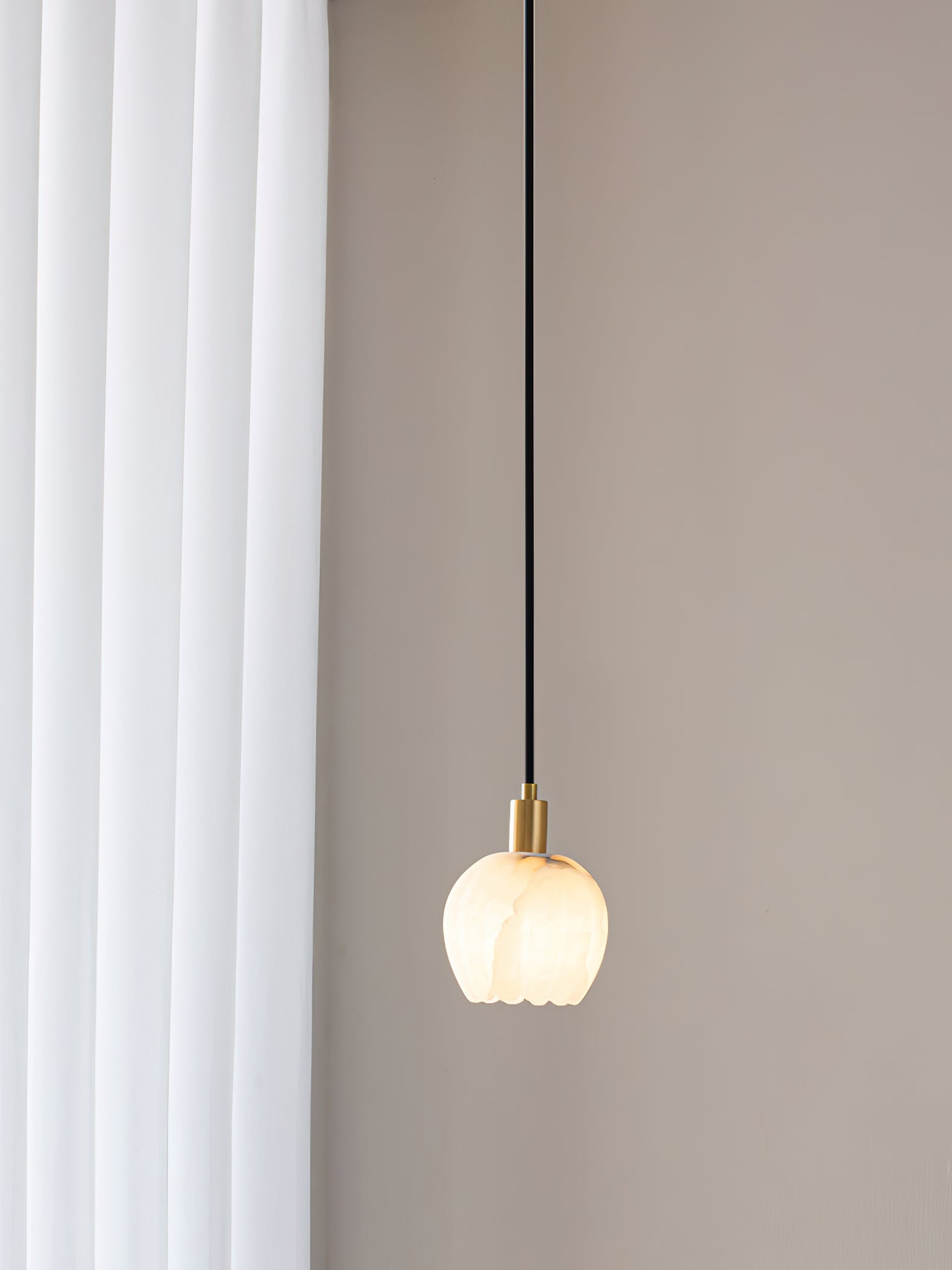 Lilin Alabaster Pendant Light D424