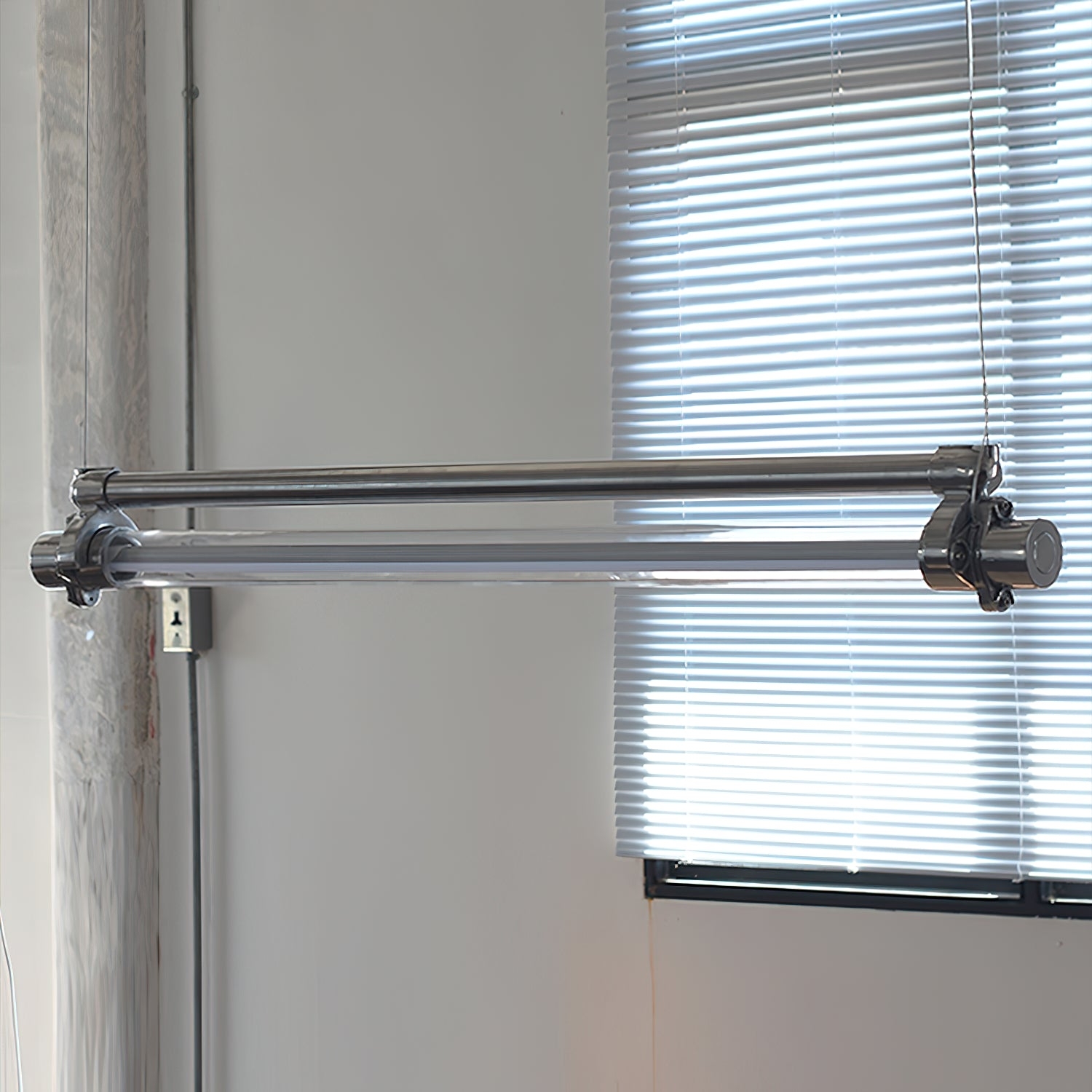 DDR Industrial Tube Pendant Light D484