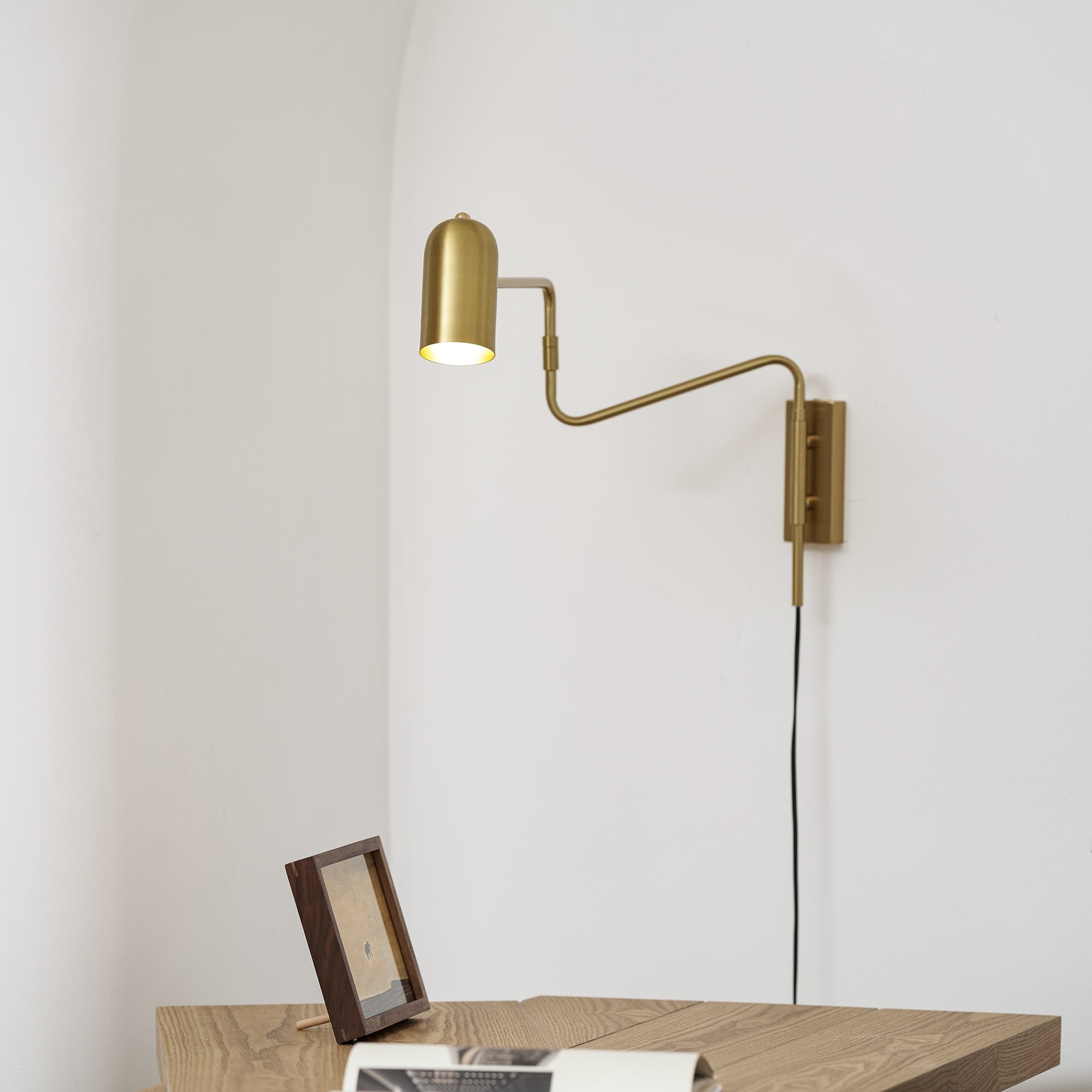 Adjustable Arm Plug In Wall Lamp D371