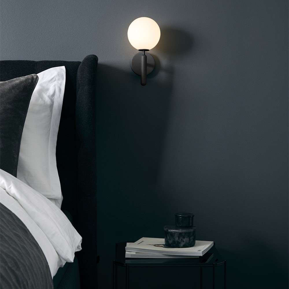 Miira Wall Light