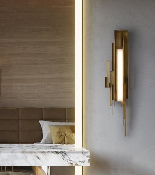Metal Sculpted Wall Sconce