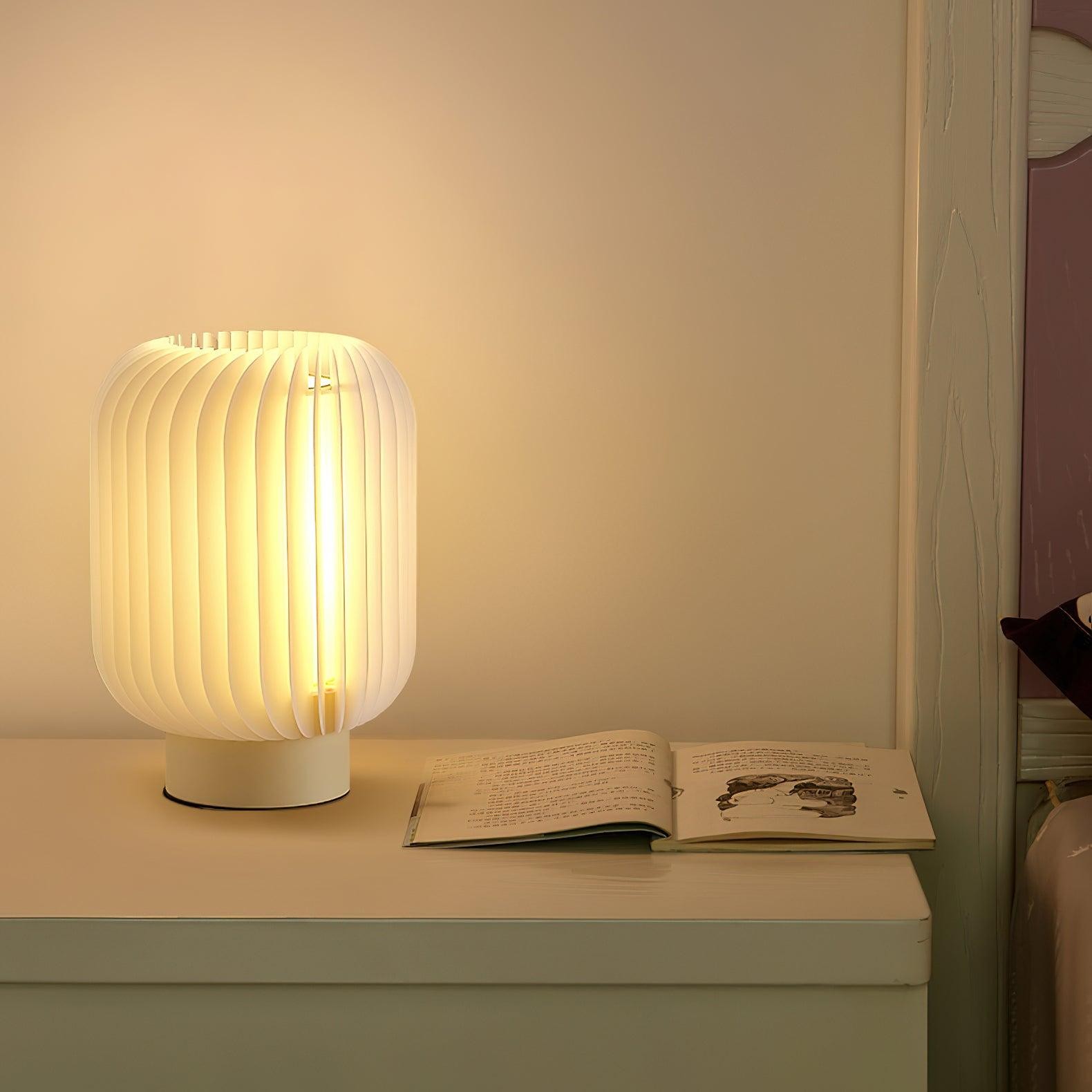 Round Translucent Pleated Table Lamp Suitable For Living Room K600