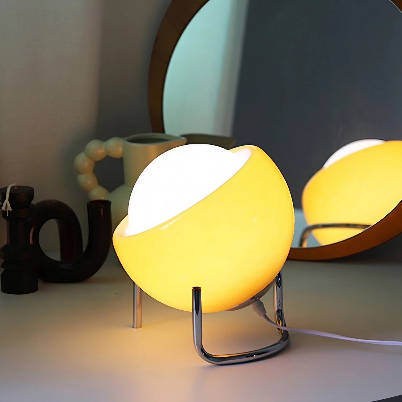 Bauhaus Egg Design Decorative Table Lamp K81