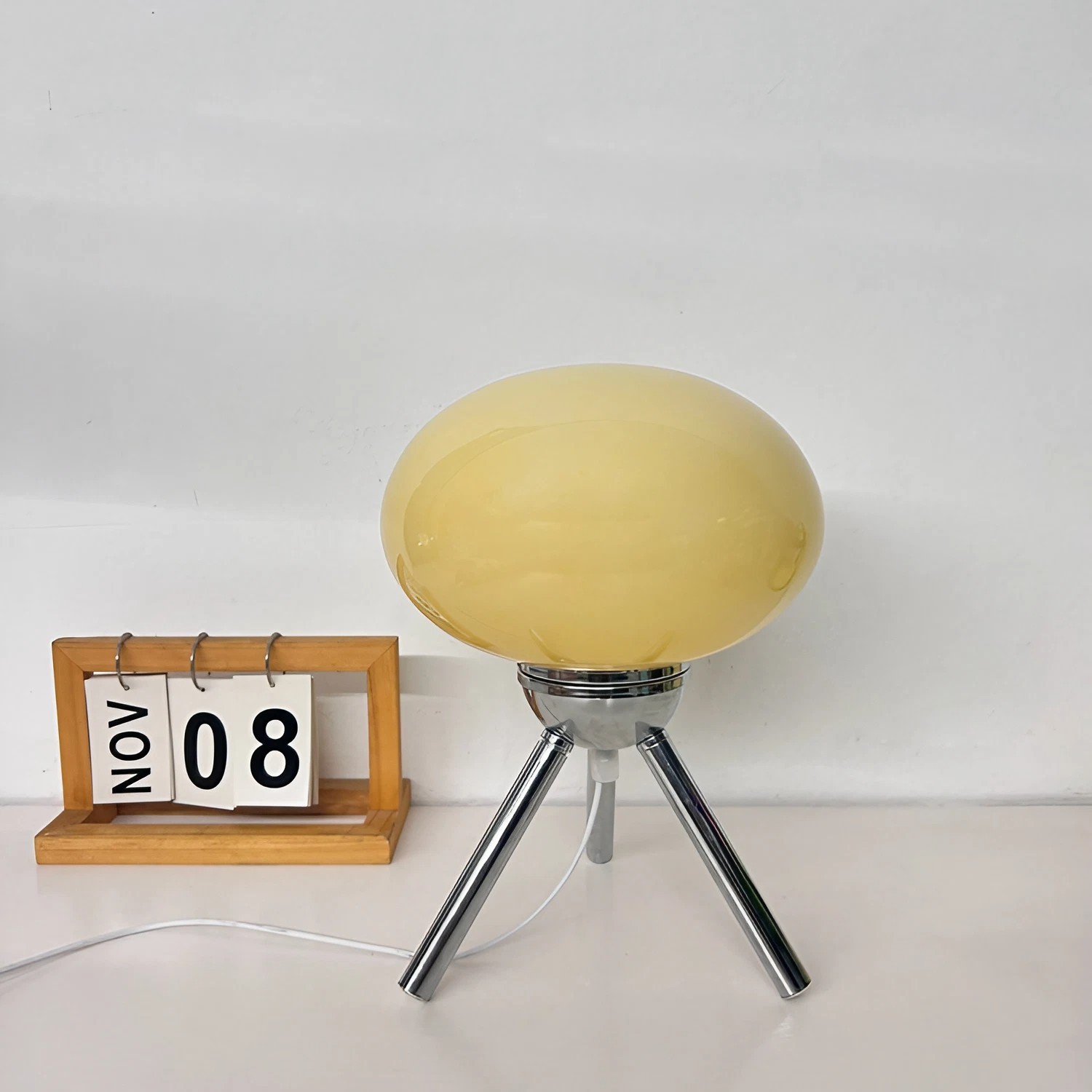Modern Bauhaus Lollipop Glass Tripod Table Lamp K22