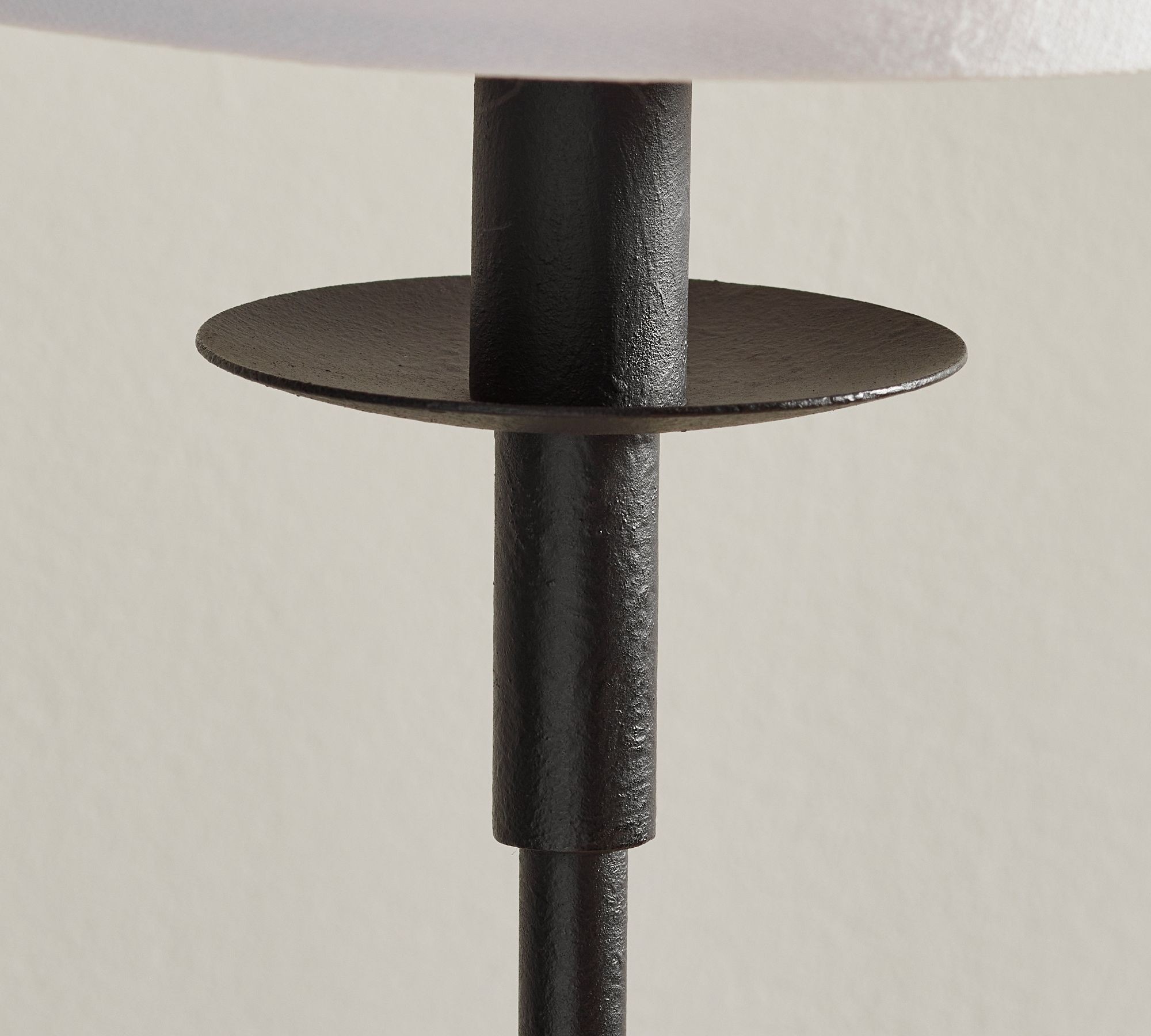 Rowan Contemporary Iron Table Lamp – Minimalist Bedside Lamp for Bedroom & Lounge K1350